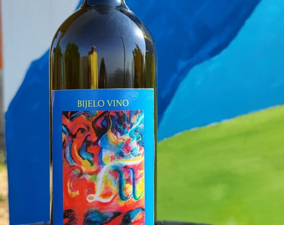 Domaće bijelo vino